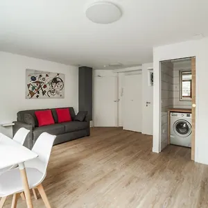 Bright And Cosy Flat At The Heart Of In A Trendy District - Welkeys Apartment Paris