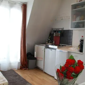 Smartrooms, Private - Not Shared! Quality, 10 Homestay Paris